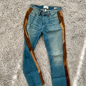 Frame Suede Accent Denim